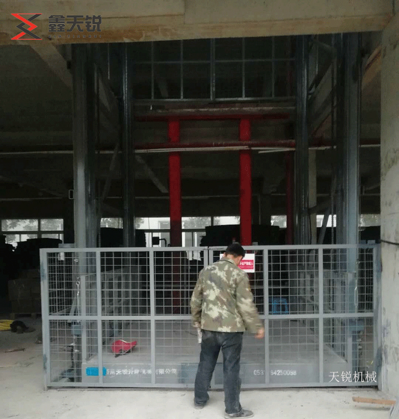 阜阳10吨液压货梯交付使用